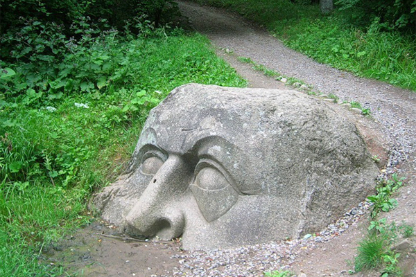 Каменная Голова