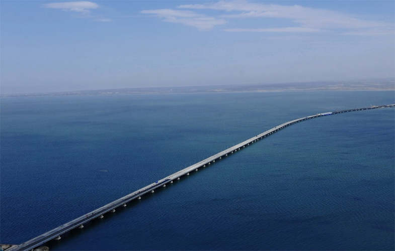 Мост через Амурский залив