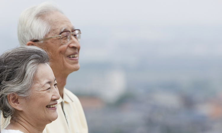 Счастливые пожилые азиаты