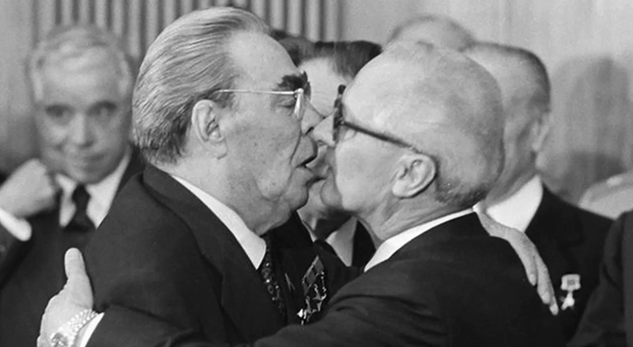 Поцелуй Брежнева